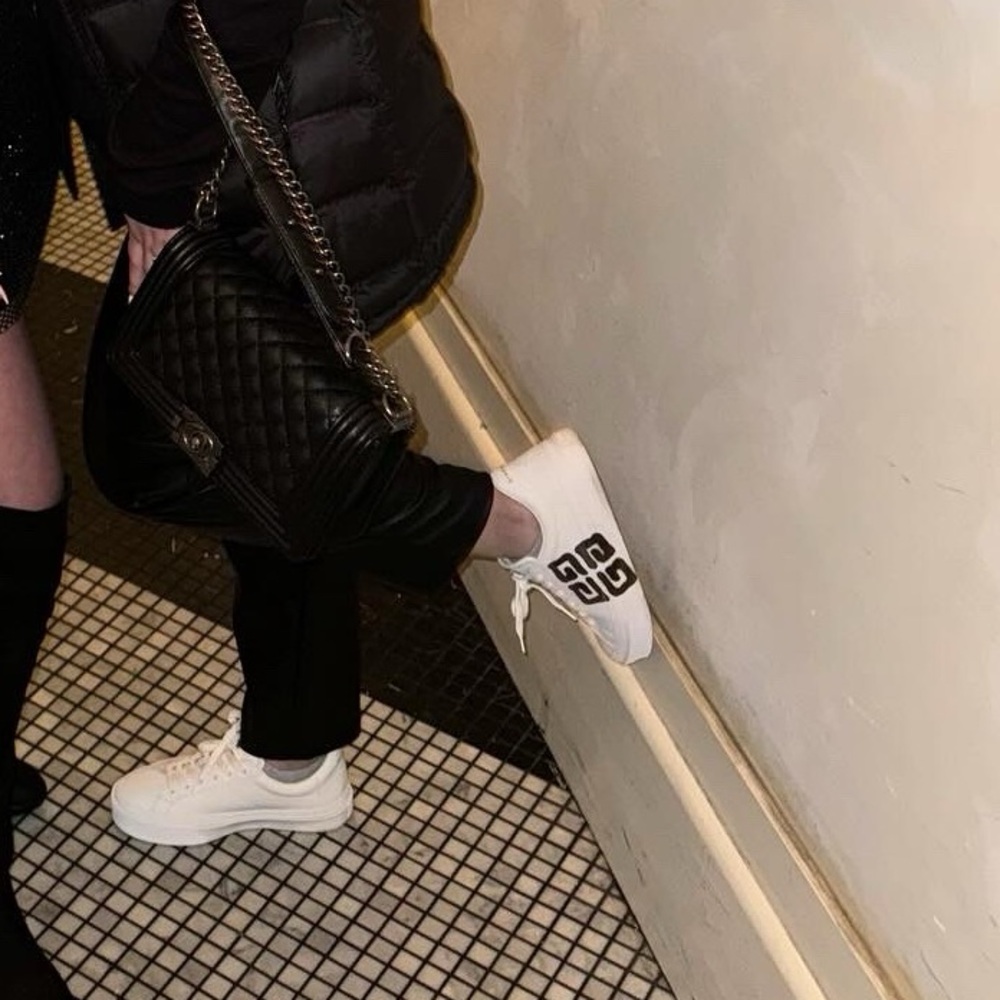 Givenchy Sneakers - Picture 2 of 16